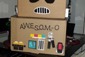 Genial disfraz gratis AWESOME-O