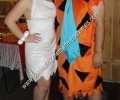 Los mejores disfraces caseros de Halloween de la pareja Picapiedra