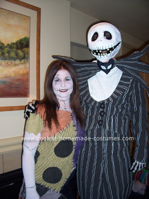 Jack Skellington y Sally Ragdoll con disfraces caseros 