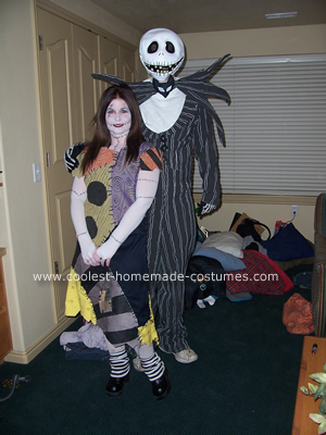 Jack Skellington y Sally Ragdoll con disfraces caseros 