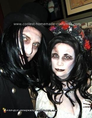 Disfraz casero de Halloween para los novios muertos