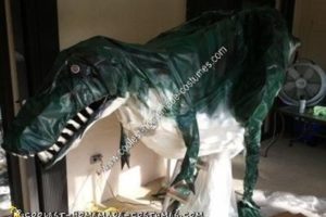 La mejor idea de disfraz de Halloween de T-Rex DIY