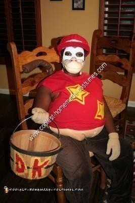 Disfraz de Halloween de Diddy Kong hecho en casa