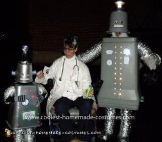 Traje de robot brillante hecho en casa