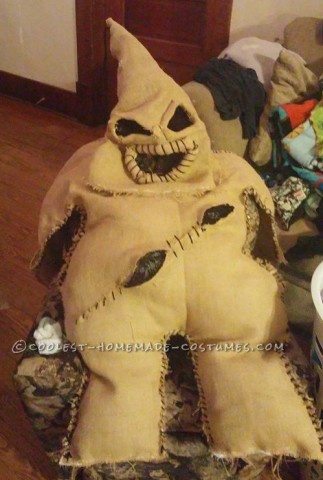 El mejor disfraz de Oogie Boogie con Jack y Sally de Pesadilla antes de Navidad