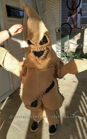 El mejor disfraz de Oogie Boogie con Jack y Sally de Pesadilla antes de Navidad