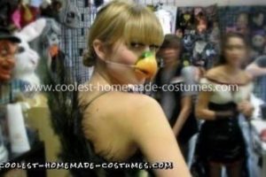 Genial disfraz de pavo real casero para Halloween