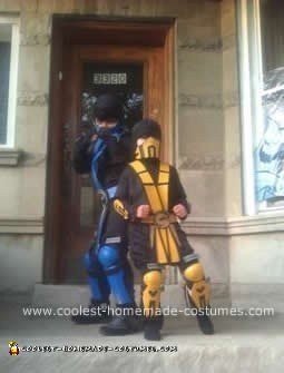 Disfraz infantil casero para pareja de Sub-Zero y Scorpion