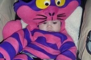 El disfraz de Halloween casero más genial del gato de Cheshire