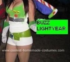 La mejor idea de disfraz de Halloween de Buzz Lightyear DIY