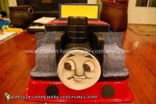 Disfraz casero de Thomas la locomotora