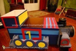 Disfraz casero de Thomas la locomotora