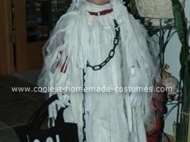 El mejor disfraz de fantasma espeluznante hecho en casa para Halloween