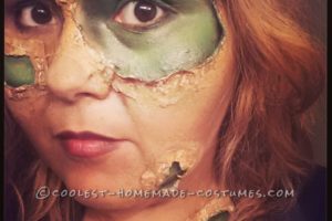 Traje y maquillaje actualizados para la Malvada Bruja del Este.