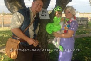 Alegre disfraz familiar de Rapunzel, Pasquel y Flynn Riders
