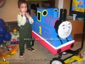 Disfraz casero de Thomas la locomotora