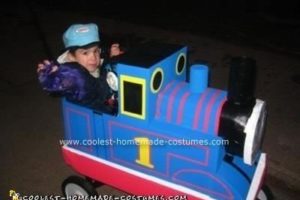 Genial disfraz casero de thomas la locomotora para niños
