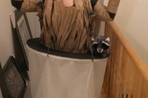 Impresionante disfraz de Baby Groot para mujer adulta