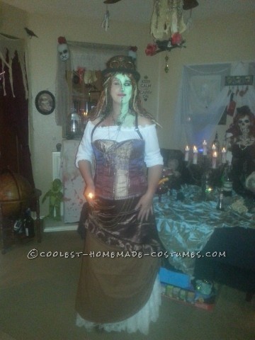 Genial disfraz de mujer zombie steampunk