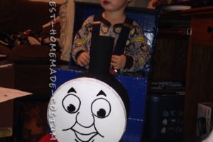 Disfraz de Thomas la locomotora para niños pequeños