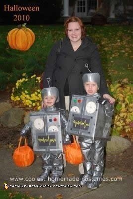 Disfraces de Halloween Bro-Bots hechos en casa