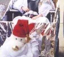 El mejor disfraz casero para silla de ruedas de la Bruja Blanca (Reina de Narnia)