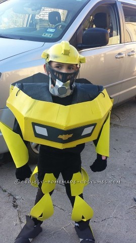 Genial disfraz de transformer Bumblebee para niño