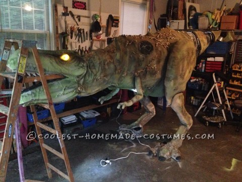 Disfraz épico de cyborg T-Rex hágalo usted mismo