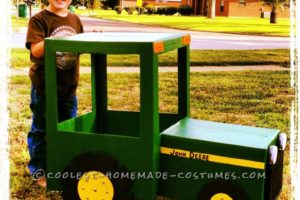 El disfraz de tractor John Deere más chulo para un niño de 4 años