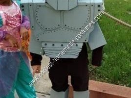 El disfraz de gigante de hierro casero más chulo