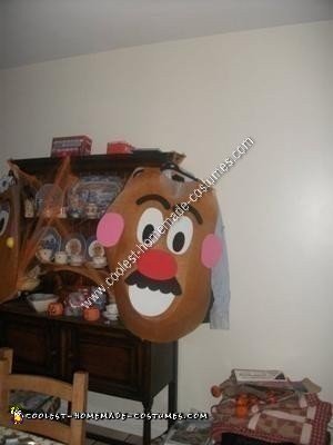 Idea casera de disfraz de Halloween de Sr. y Sra. Potato Head