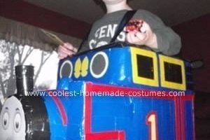 El disfraz de Halloween casero más genial de Thomas the Tank Engine