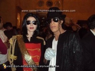 Disfraz temático de la familia de Michael Jackson hecho en casa