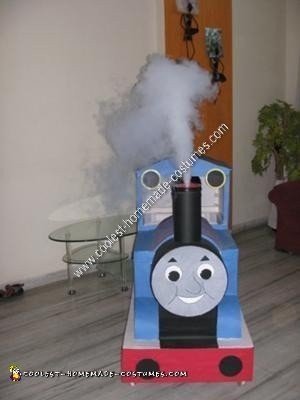 Disfraz casero de Thomas la locomotora