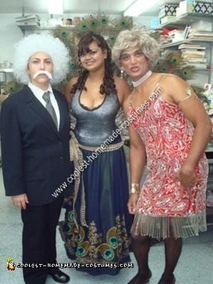 Disfraz de pavo real adulto de Halloween hecho en casa