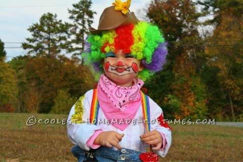 Bonito disfraz de payaso de rodeo para niño de 2 años.