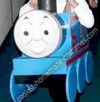 Disfraz casero original de Thomas the Tank Engine