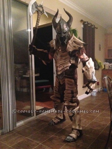 Disfraz de armadura de hueso de dragón de Skyrim