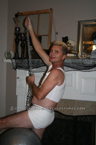 Divertido disfraz de Miley Cyrus para novio