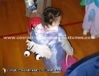 Disfraz de Boo hecho en casa de Monsters Inc.