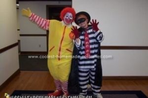 El disfraz casero más chulo de Ronald McDonald y una hamburguesa