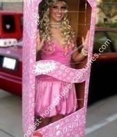 El disfraz de Barbie casero más genial en una caja para Halloween