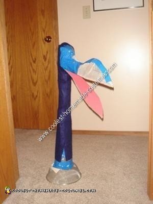 Disfraz de Kevin hecho en casa a partir de un disfraz de Halloween.