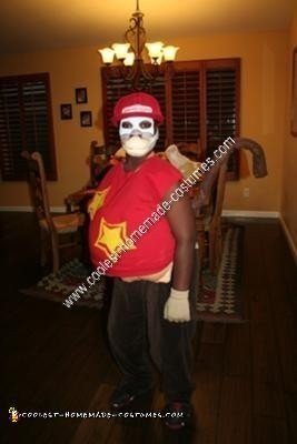 Disfraz de Halloween de Diddy Kong hecho en casa