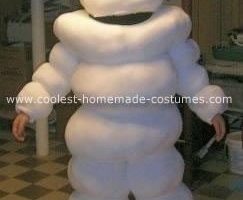 El disfraz de Halloween de Michelin Man más genial hecho a mano