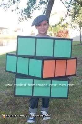 Traje de cubo de Rubik hecho en casa
