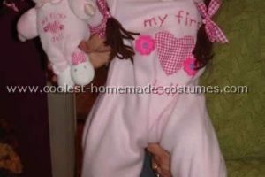 El disfraz de muñeca bebé casero más genial