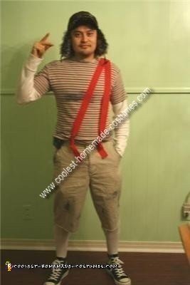 Traje casero de pareja de Chilindrin y El Chavo del Ocho