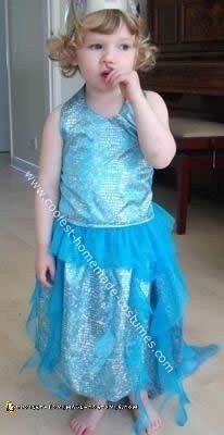 Disfraz casero de sirena para niña.