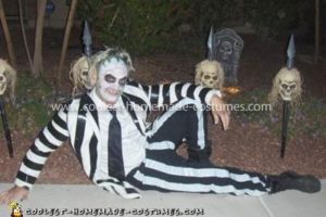 El mejor disfraz casero de Beetlejuice para adultos